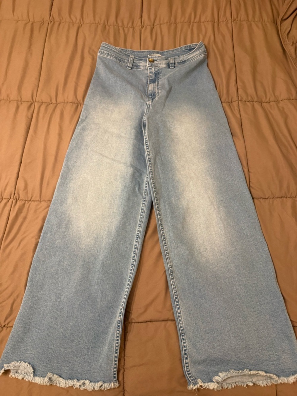Billabong Light Wash Wide-Leg Jeans with Frayed Hem